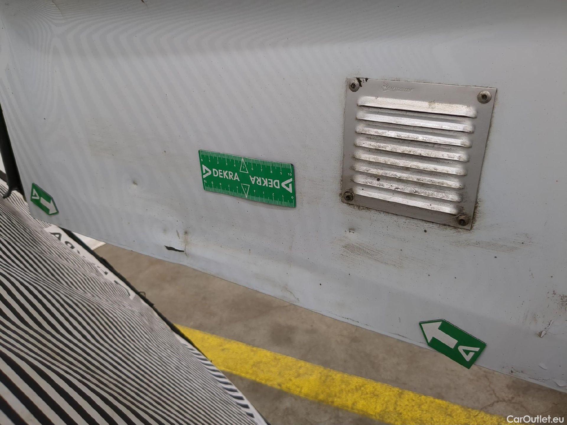  Renault  Trafic RENAULT  / 2019 / 4P / Fourgon tole FG GCF L1H1 1000 dCi 120 #16