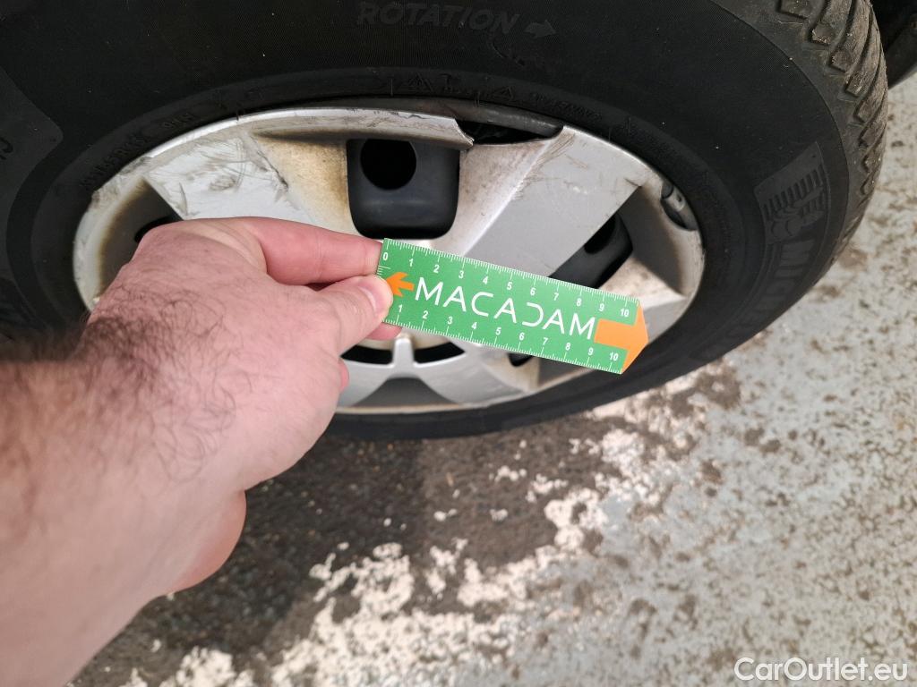  Renault  Kangoo  II Express Maxi Extra (Série Spéciale) 1.5 dCi 95CV BVM6 E6dT #40