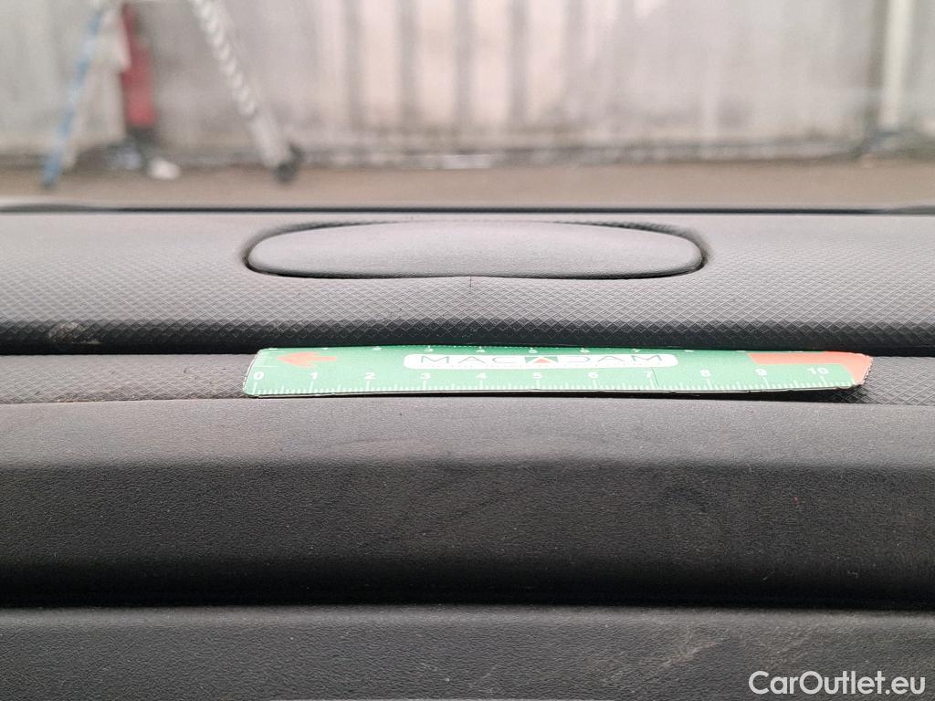  Renault  Master  III Fourgon L2H2 3 5 Grand Confort dCi 130CV BVM6 E6 #95