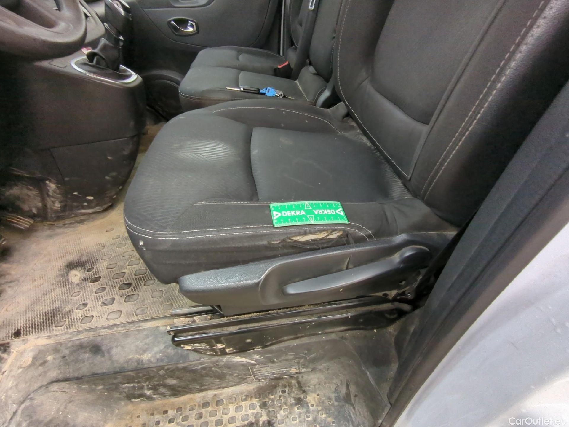  Renault  Trafic RENAULT  / 2019 / 4P / Fourgon tole FG GCF L1H1 1000 dCi 120 #10