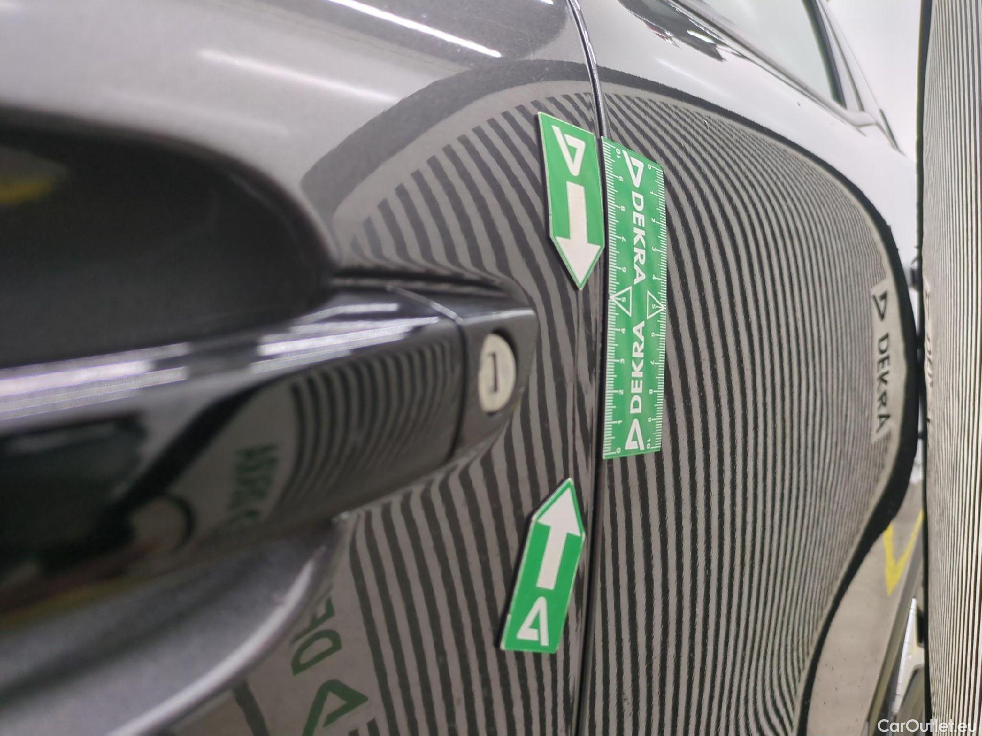  Citroen  C4  Berline Feel 1.2 PureTech 130CV BVA8 E6d #9