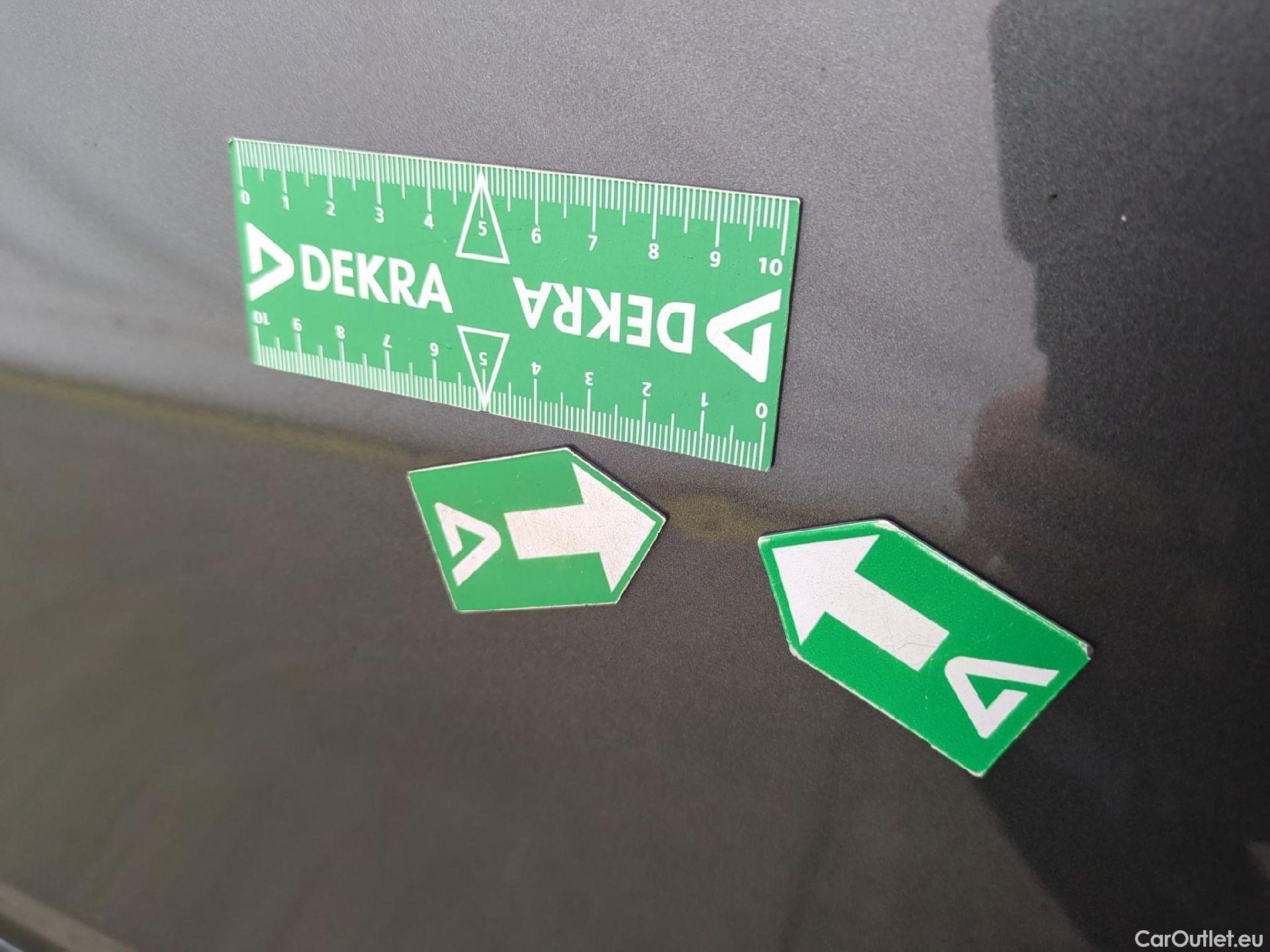  Citroen  C4  Berline Feel 1.2 PureTech 130CV BVA8 E6d #16