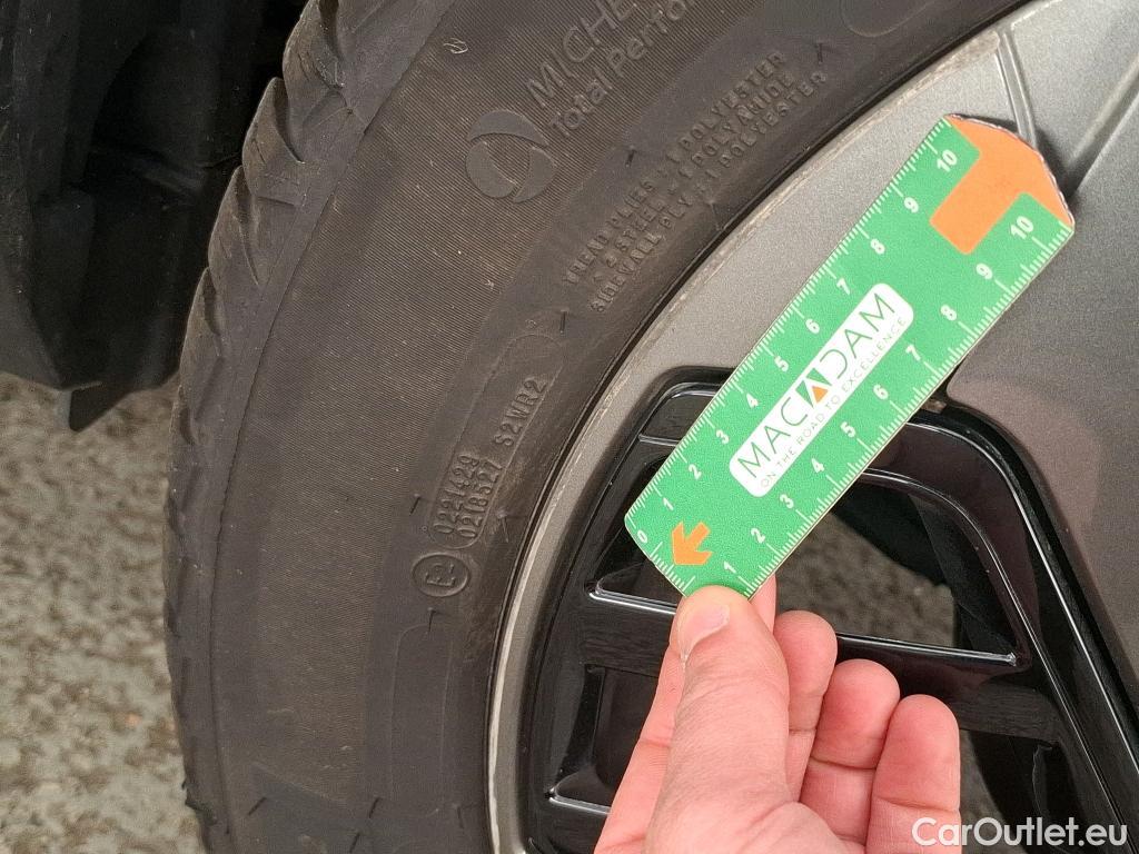  Citroen  C4  Berline Feel Pack 1.2 PureTech 130CV BVA8 6E #16