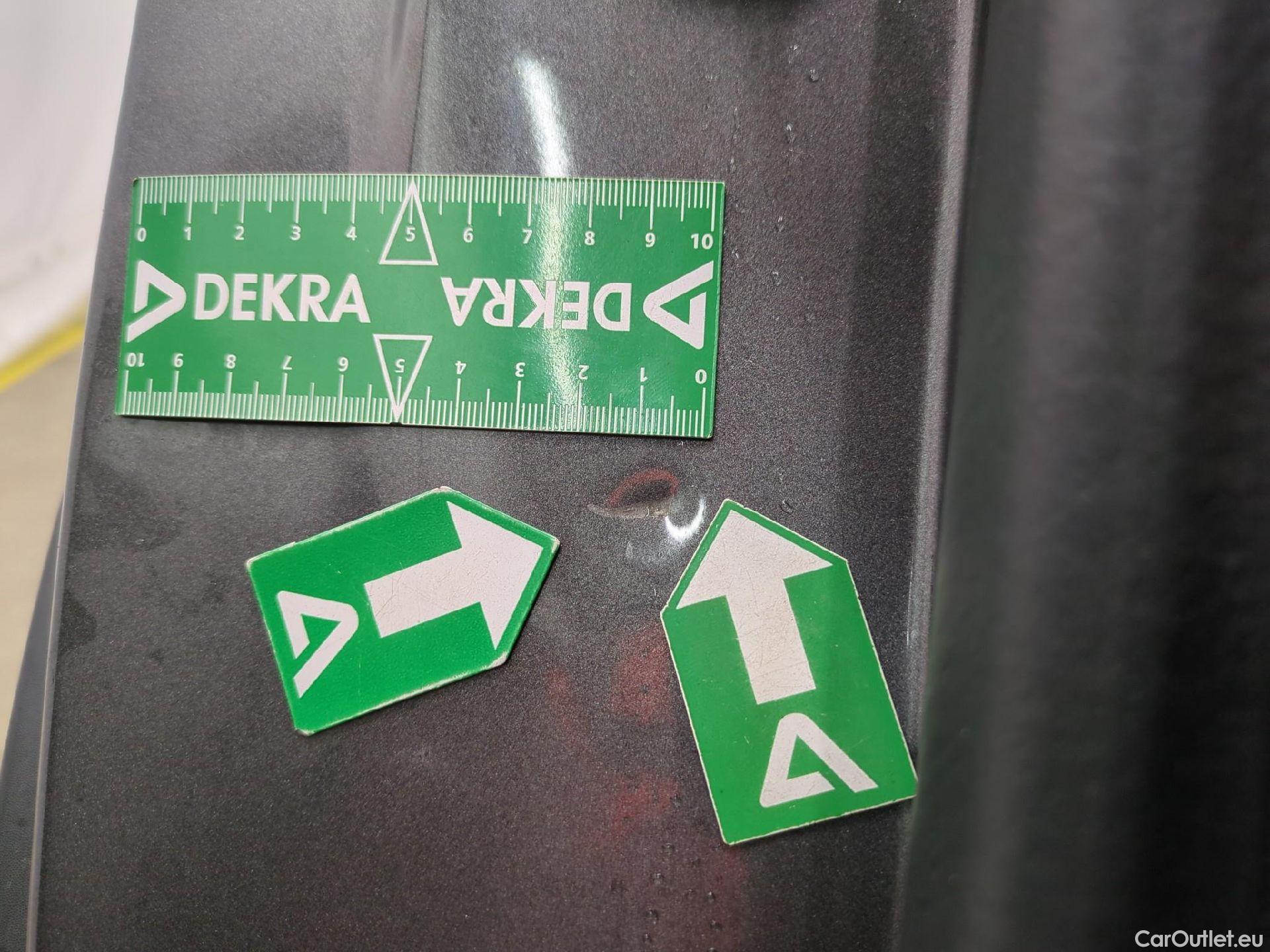  Citroen  C4  Berline Feel 1.2 PureTech 130CV BVA8 E6d #15