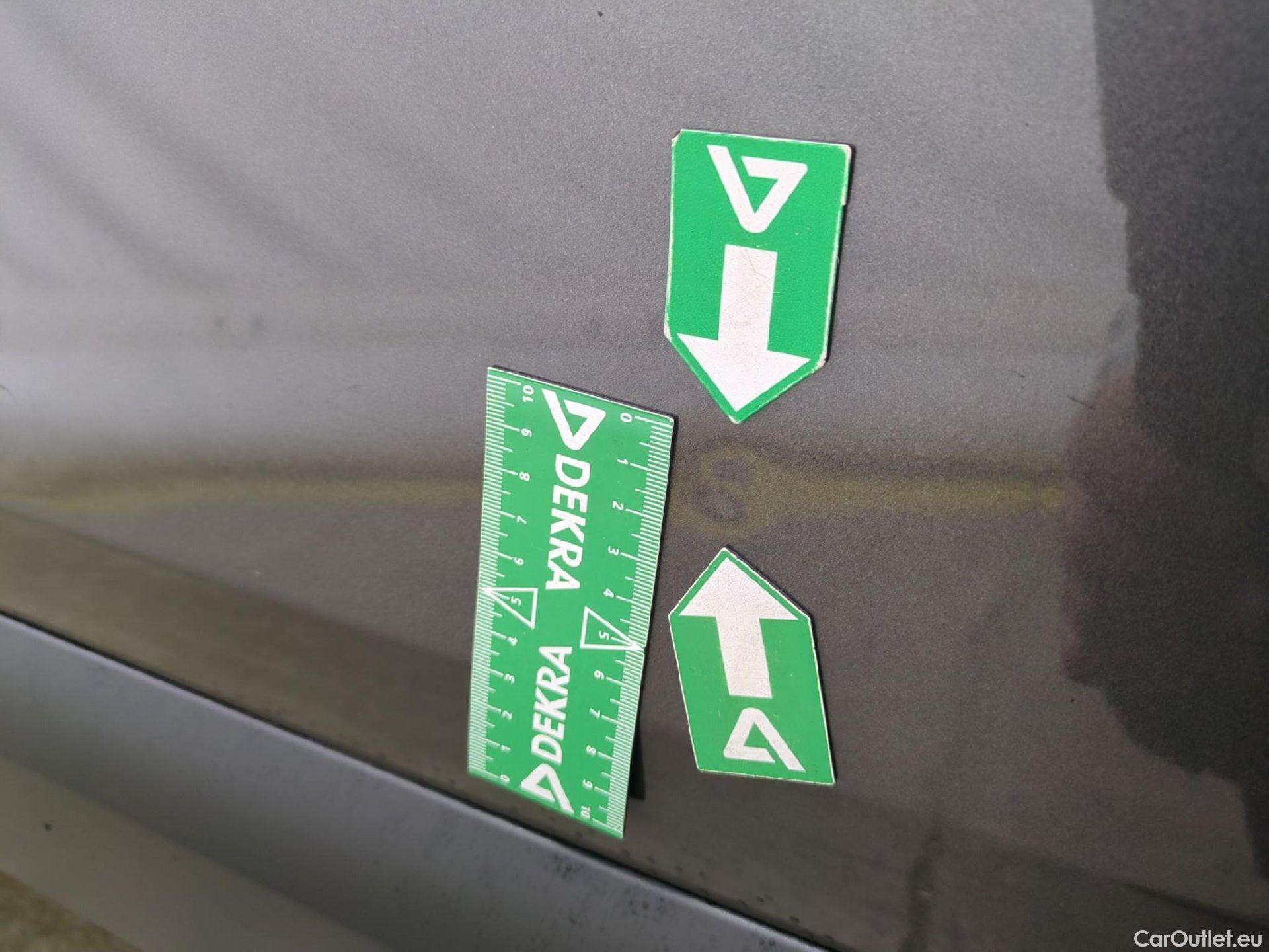  Citroen  C4  Berline Feel 1.2 PureTech 130CV BVA8 E6d #17