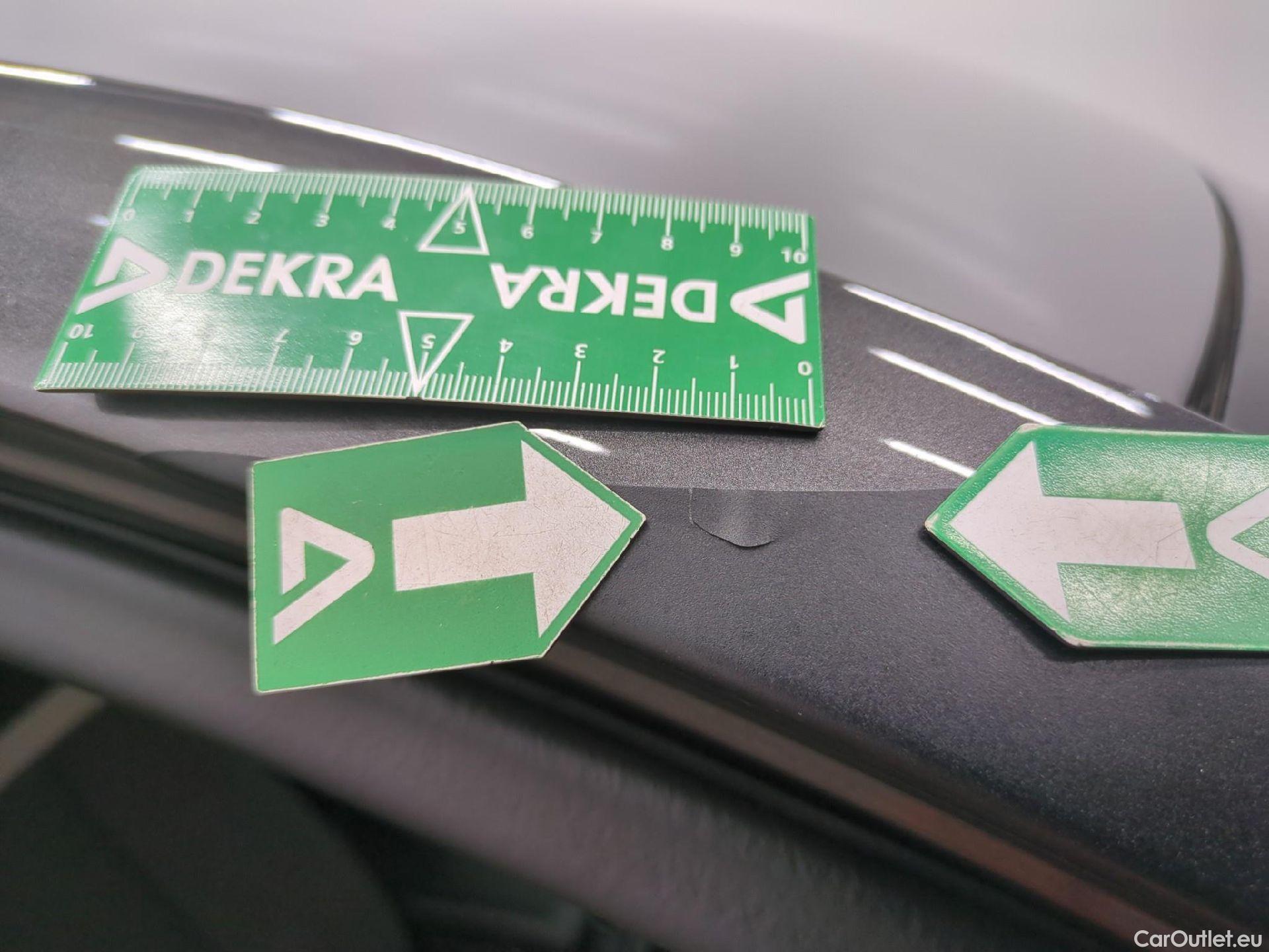  Citroen  C4  Berline Feel 1.2 PureTech 130CV BVA8 E6d #19