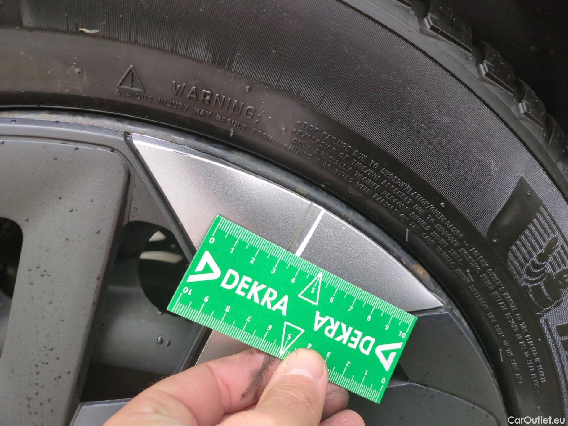  Citroen  C4  Berline Feel 1.2 PureTech 130CV BVA8 E6d #1