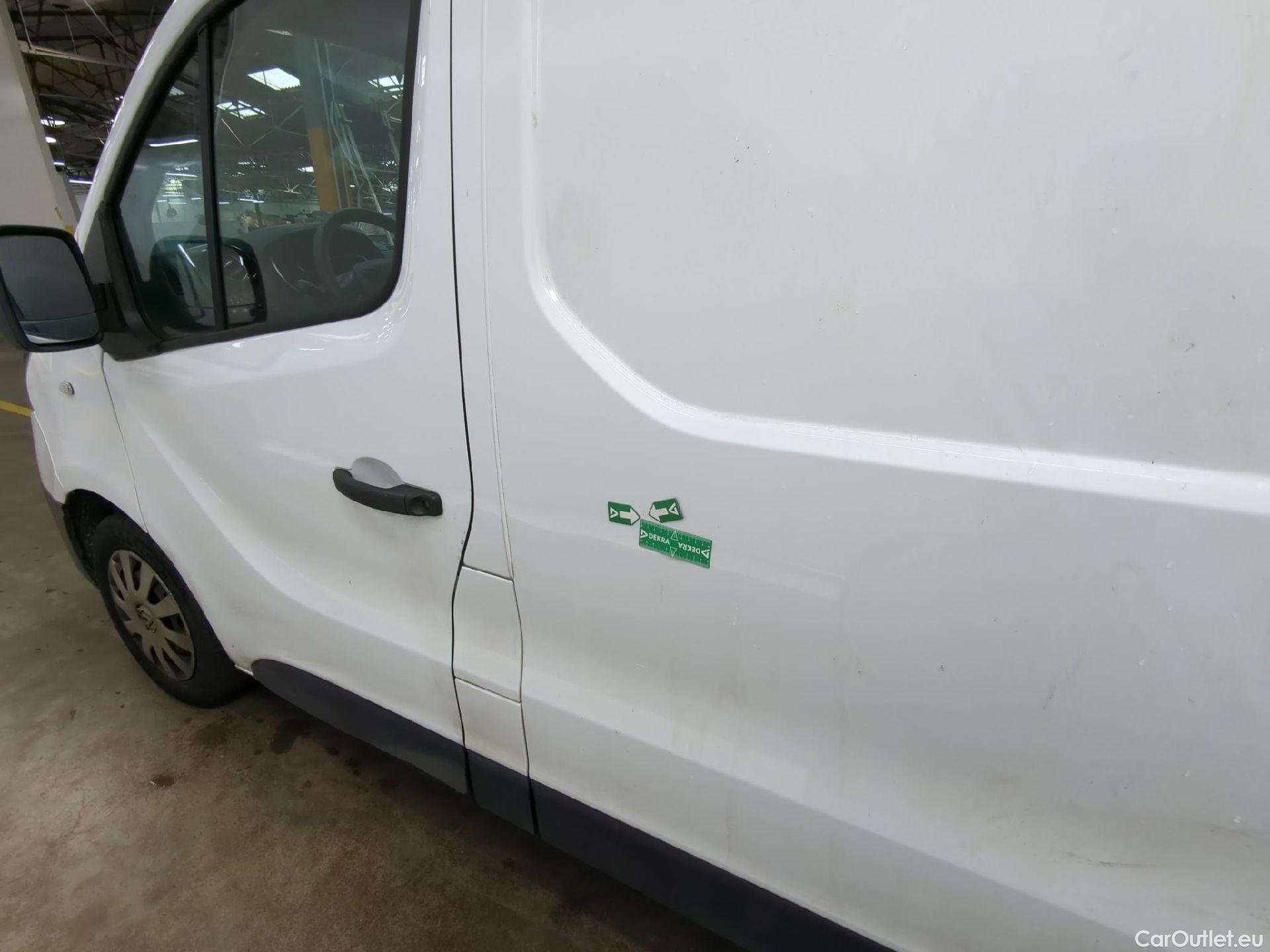  Renault  Trafic RENAULT  / 2019 / 4P / Fourgon tole FG GCF L1H1 1000 dCi 120 #30