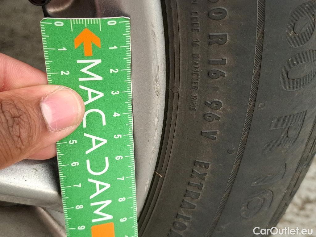  Hyundai  Konna HYUNDAI Kona / 2020 / 5P / SUV 1.0 T-GDI 120 MHEV 48V BUSINESS #43