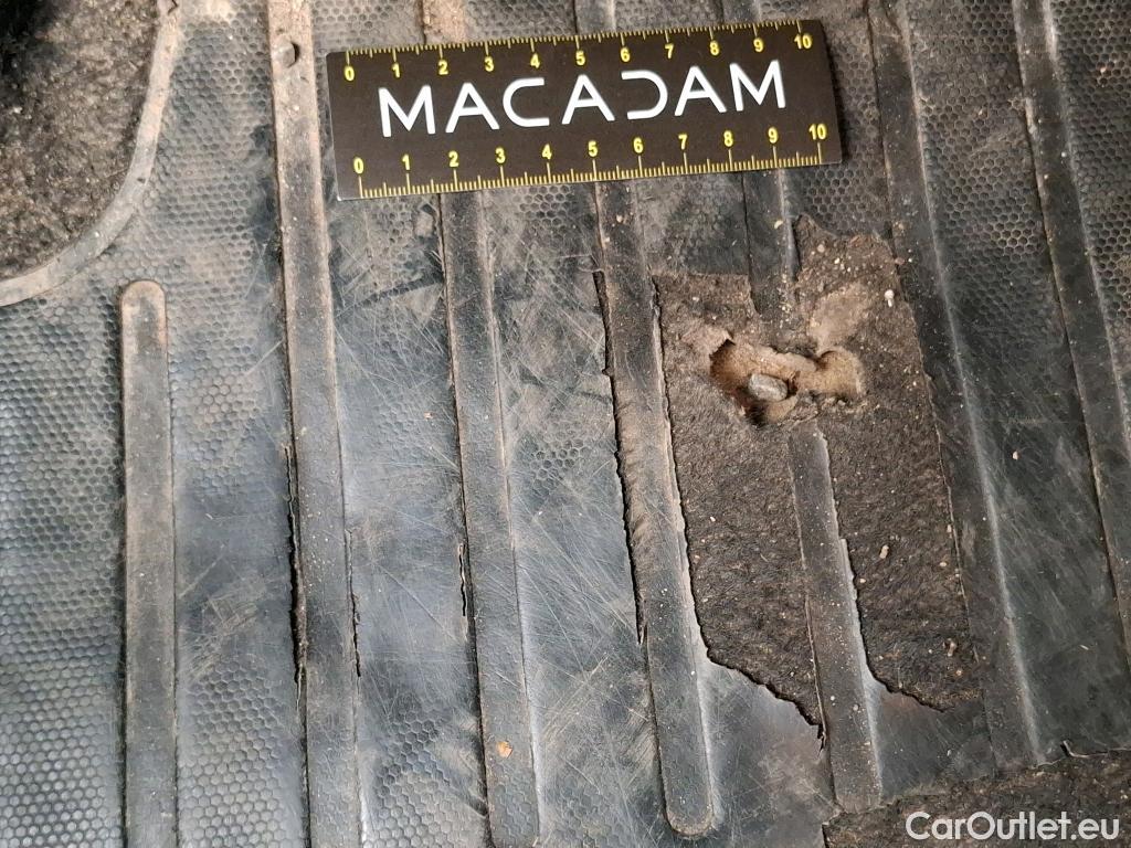  Citroen  C4  Berline Feel 1.5 BlueHDI 110CV BVM6 E6d #4