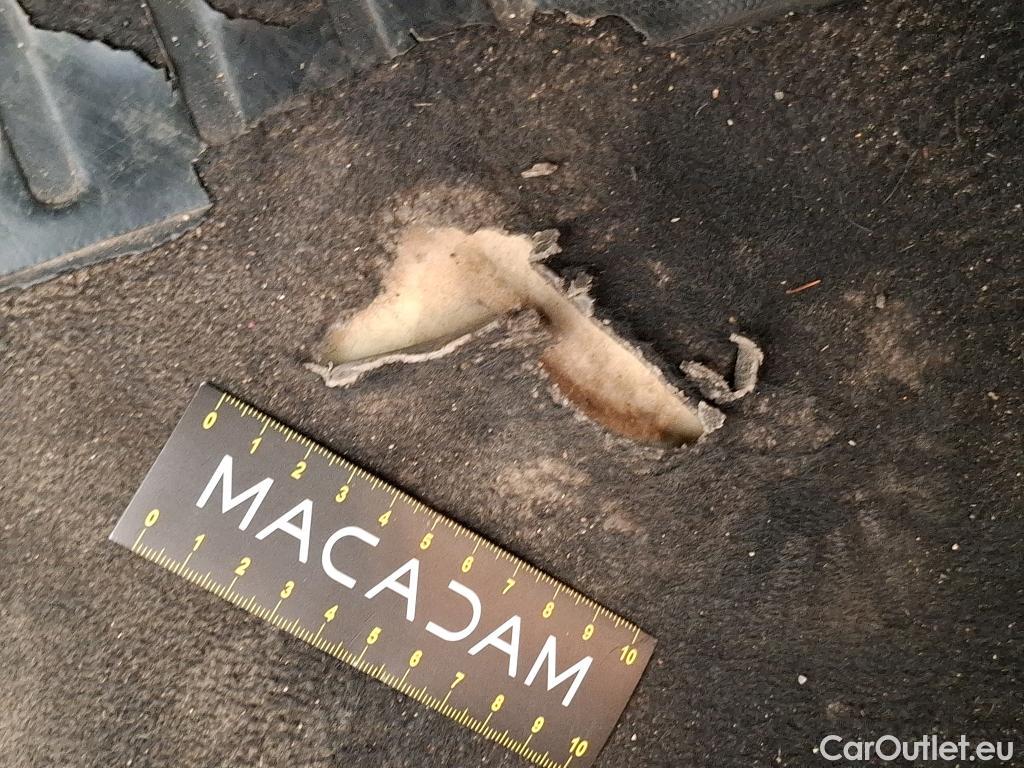  Citroen  C4  Berline Feel 1.5 BlueHDI 110CV BVM6 E6d #2