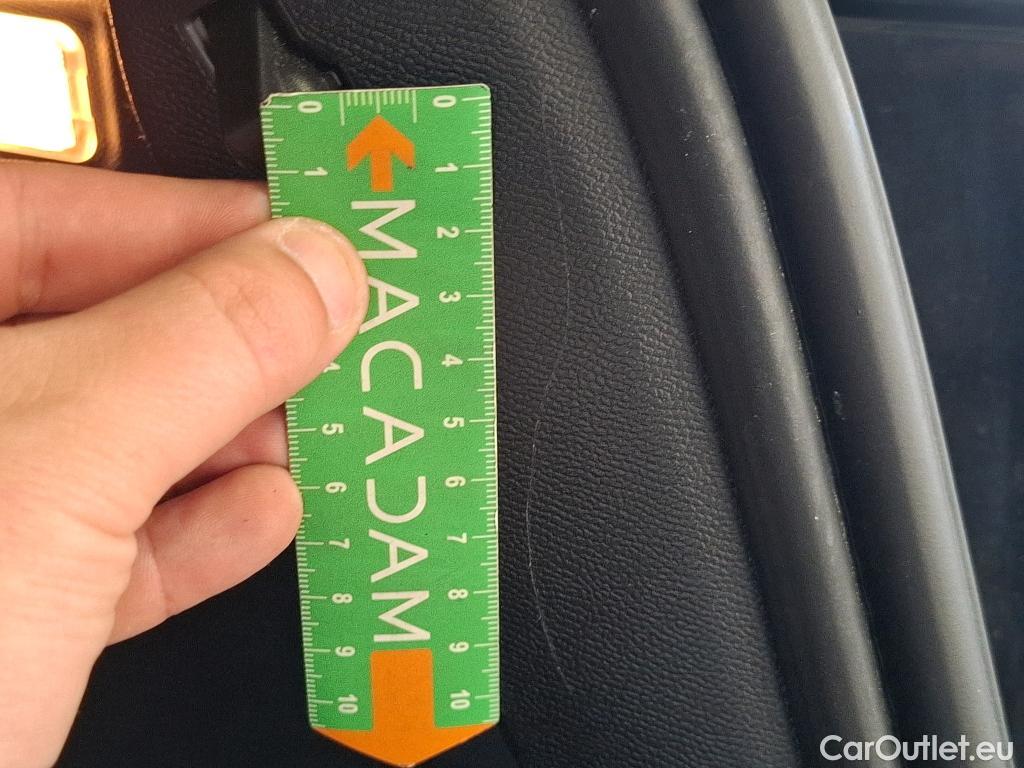  Peugeot  2008  Allure Pack 1.5 HDi 130CV BVA8 E6d #18