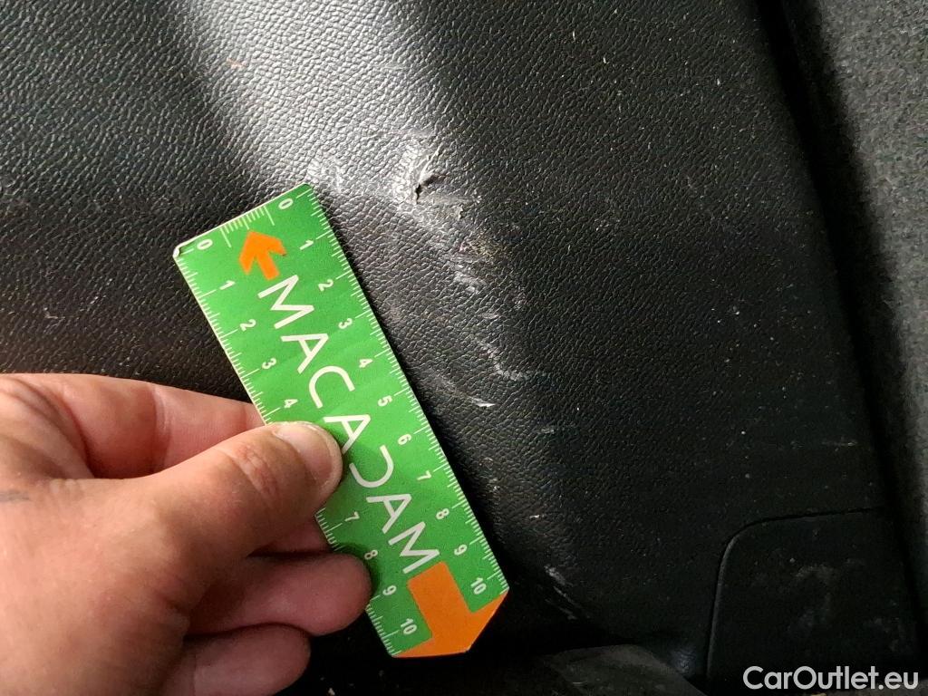  Peugeot  2008  Allure Pack 1.5 HDi 130CV BVA8 E6d #20