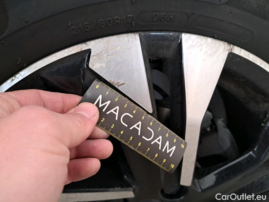  Peugeot  2008  Allure Pack 1.5 HDi 110CV BVM6 E6d #19