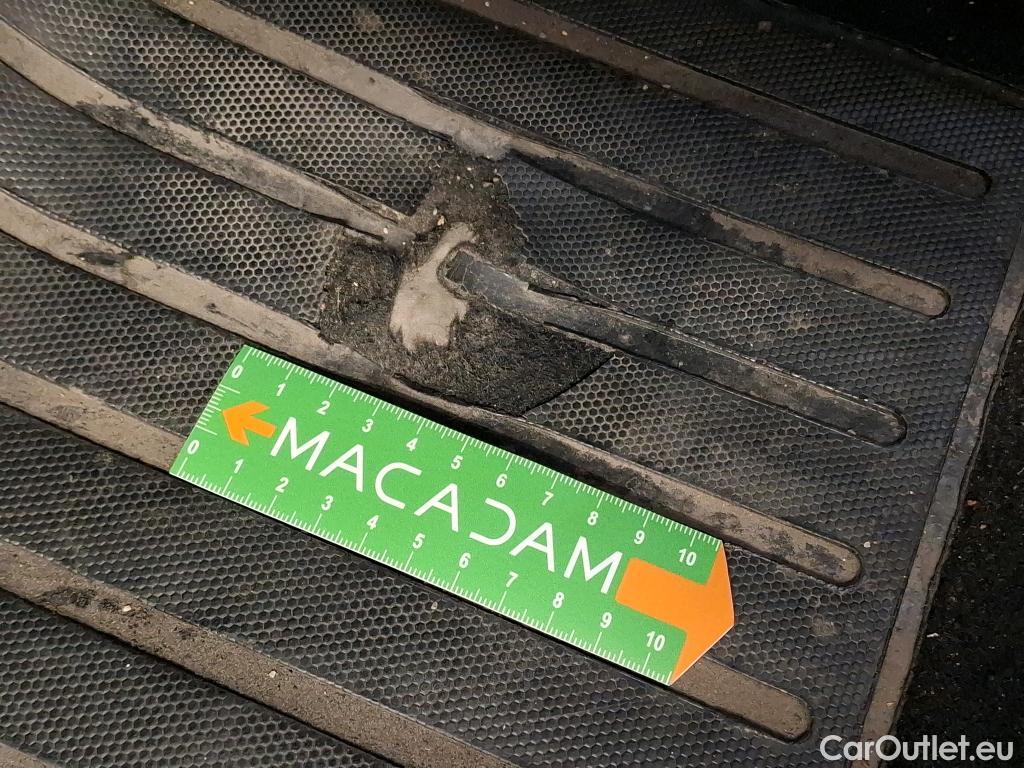  Peugeot  2008  Allure 1.5 HDi 130CV BVA8 E6d #32