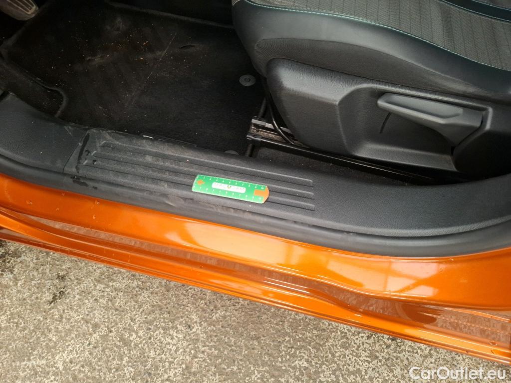  Peugeot  2008  Allure Business 1.5 HDi 110CV BVM6 E6d #1