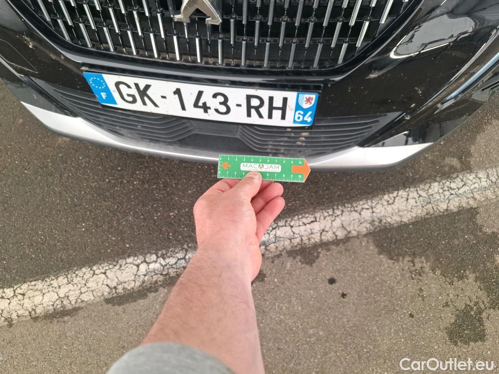  Peugeot  2008 PEUGEOT  / 2019 / 5P / Crossover PureTech 130 S&S EAT8 GT PACK #31