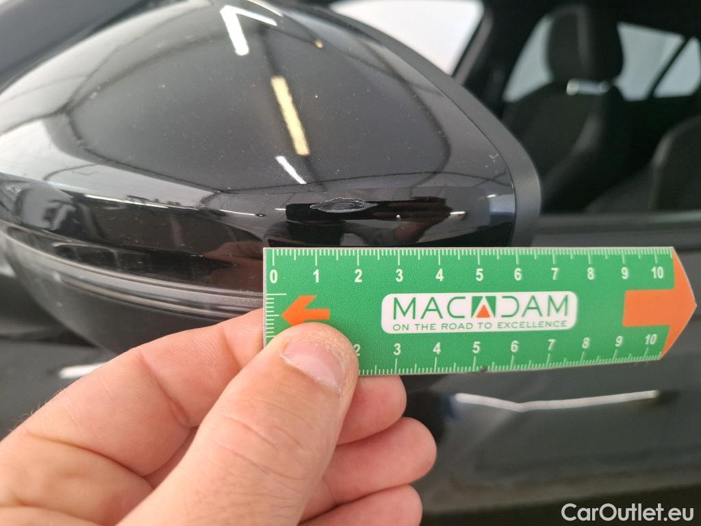  Peugeot  2008 PEUGEOT  / 2019 / 5P / Crossover PureTech 130 S&S EAT8 GT PACK #29