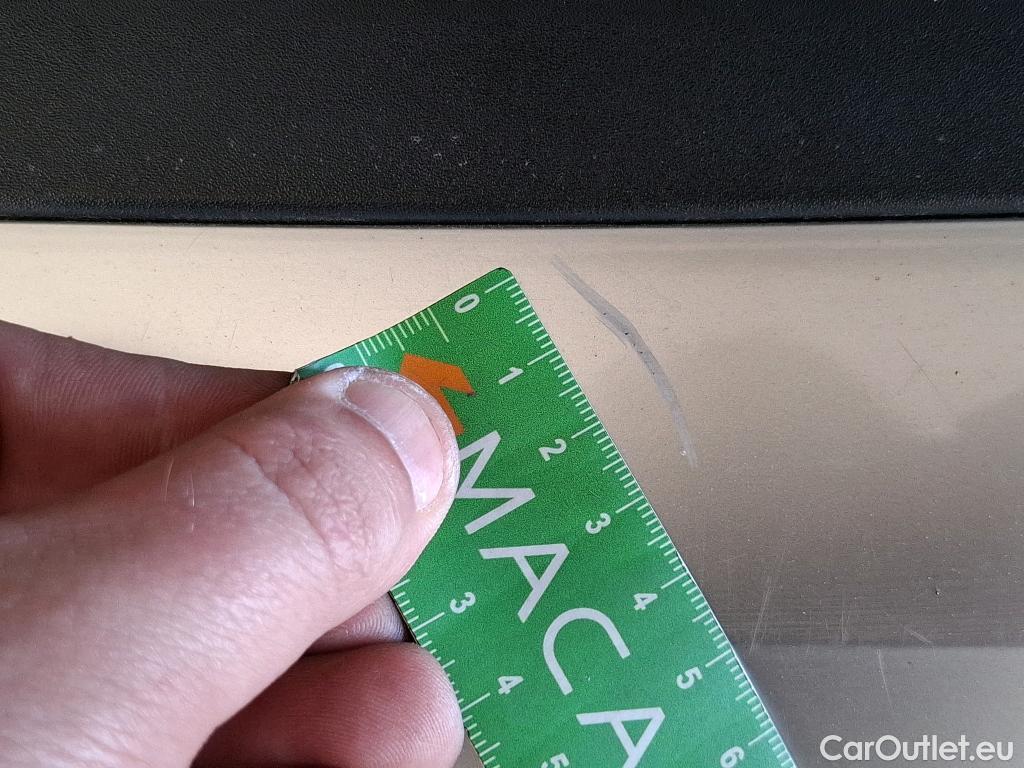  Peugeot  2008  Allure Pack 1.5 HDi 130CV BVA8 E6d #32