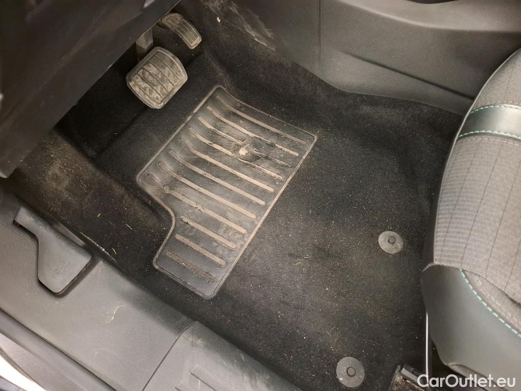  Peugeot  2008  Allure 1.5 HDi 130CV BVA8 E6d #31