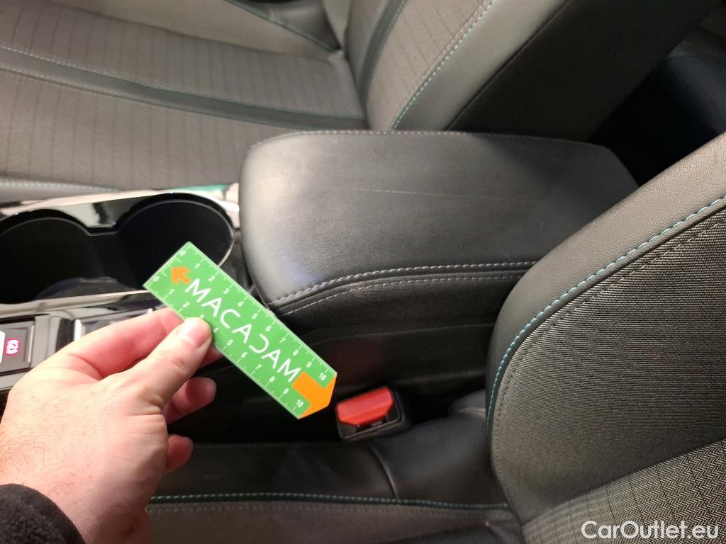  Peugeot  2008  Allure 1.5 HDi 130CV BVA8 E6d #42