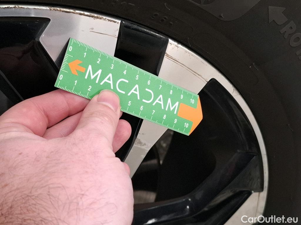  Peugeot  2008  Allure 1.5 HDi 130CV BVA8 E6d #28