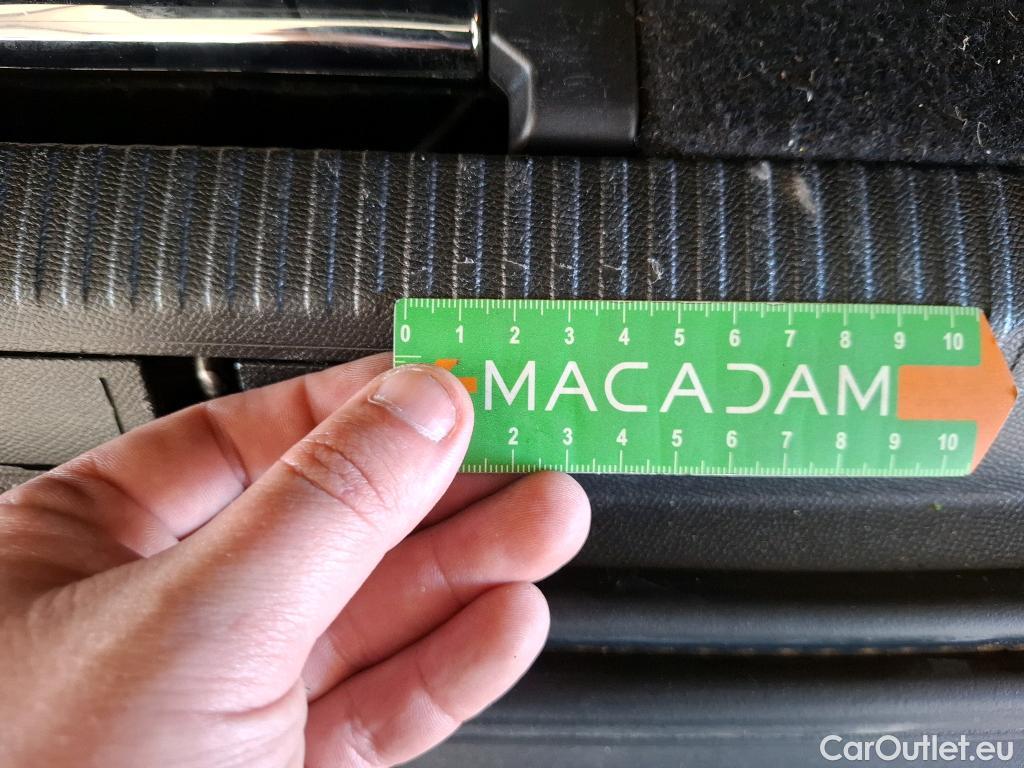  Peugeot  2008  Allure Pack 1.5 HDi 130CV BVA8 E6d #51