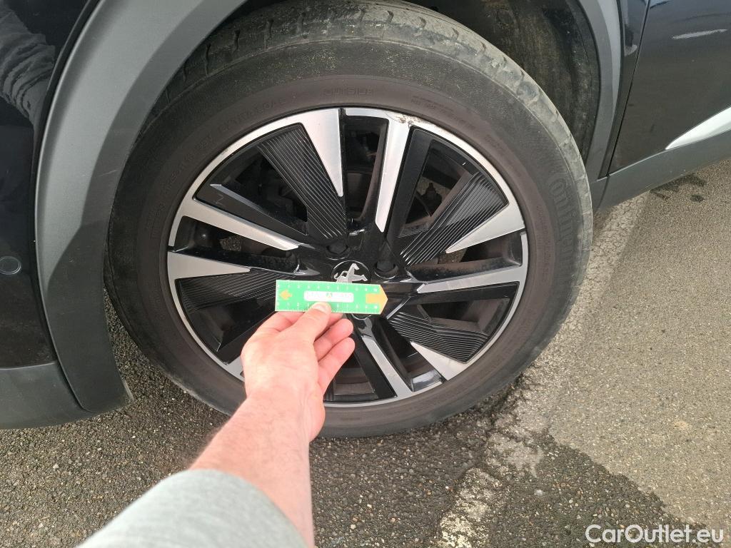  Peugeot  2008 PEUGEOT  / 2019 / 5P / Crossover PureTech 130 S&S EAT8 GT PACK #20