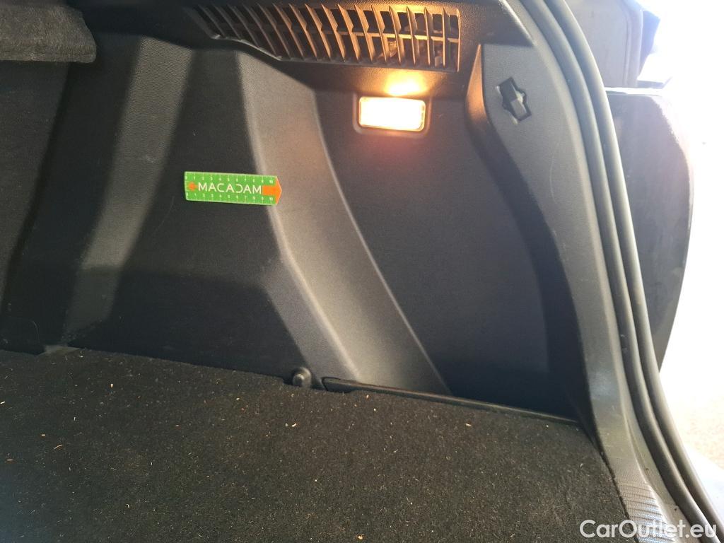  Peugeot  2008  Allure Pack 1.5 HDi 130CV BVA8 E6d #15