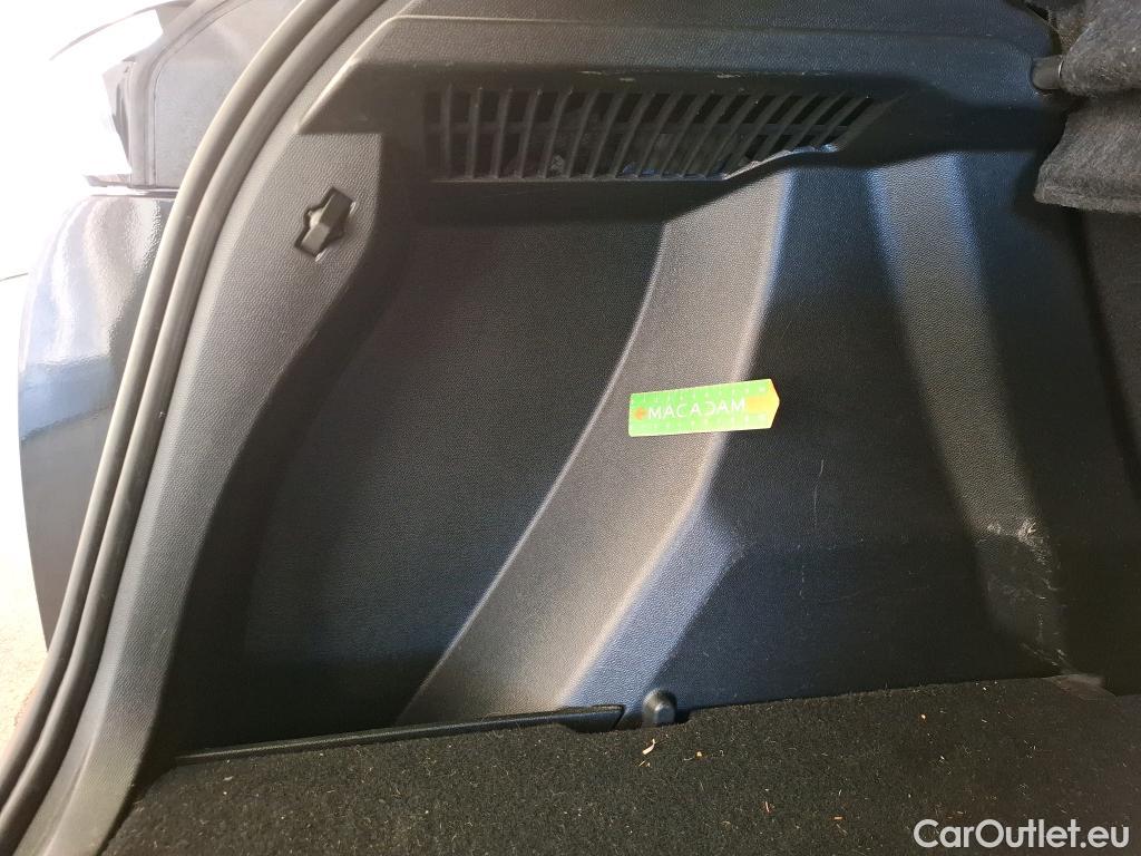  Peugeot  2008  Allure Pack 1.5 HDi 130CV BVA8 E6d #19