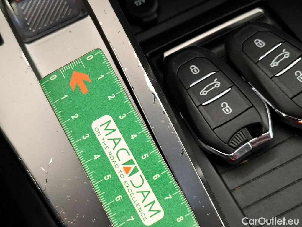  Peugeot  308 PEUGEOT  SW / 2021 / 5P / Break PureTech 130 S&S EAT 8 ALLURE #49