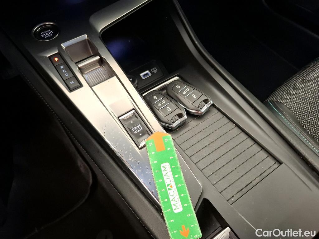  Peugeot  308 PEUGEOT  SW / 2021 / 5P / Break PureTech 130 S&S EAT 8 ALLURE #48