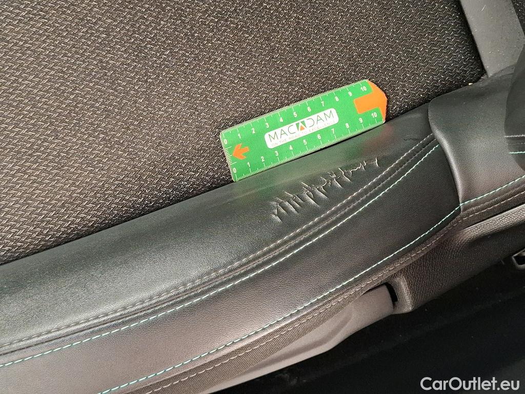  Peugeot  308 PEUGEOT  SW / 2021 / 5P / Break PureTech 130 S&S EAT 8 ALLURE #24