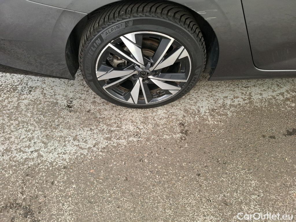  Peugeot  308 PEUGEOT  SW / 2021 / 5P / Break PureTech 130 S&S EAT 8 ALLURE #5