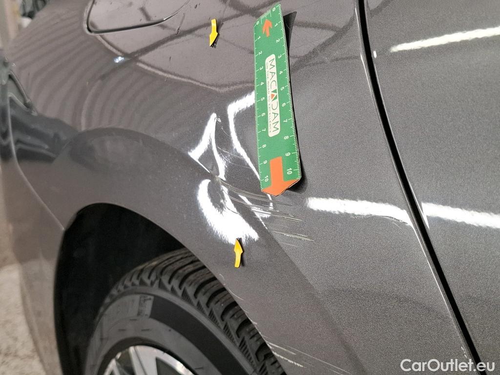  Peugeot  308 PEUGEOT  SW / 2021 / 5P / Break PureTech 130 S&S EAT 8 ALLURE #4