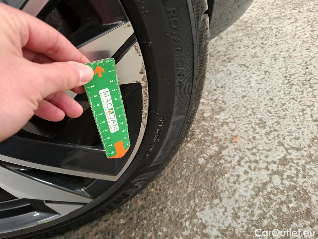  Peugeot  308 PEUGEOT  SW / 2021 / 5P / Break PureTech 130 S&S EAT 8 ALLURE #40