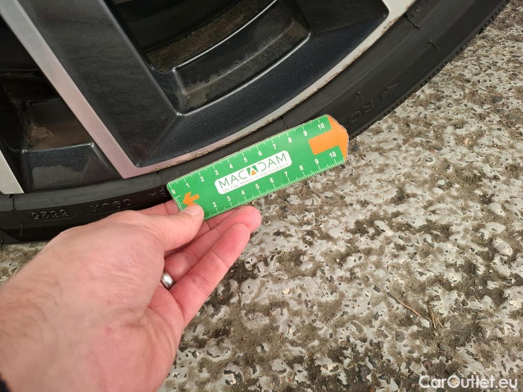  Peugeot  308 PEUGEOT  SW / 2021 / 5P / Break PureTech 130 S&S EAT 8 ALLURE #33