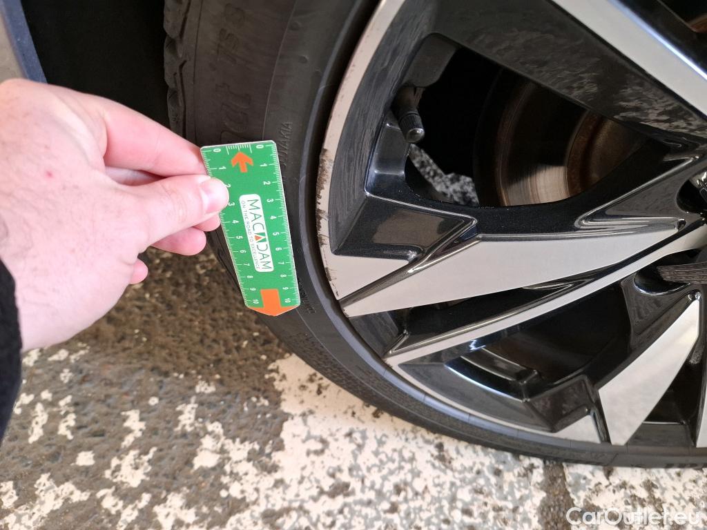  Peugeot  308  Allure 1.2 PureTech 130CV BVA8 E6d #19