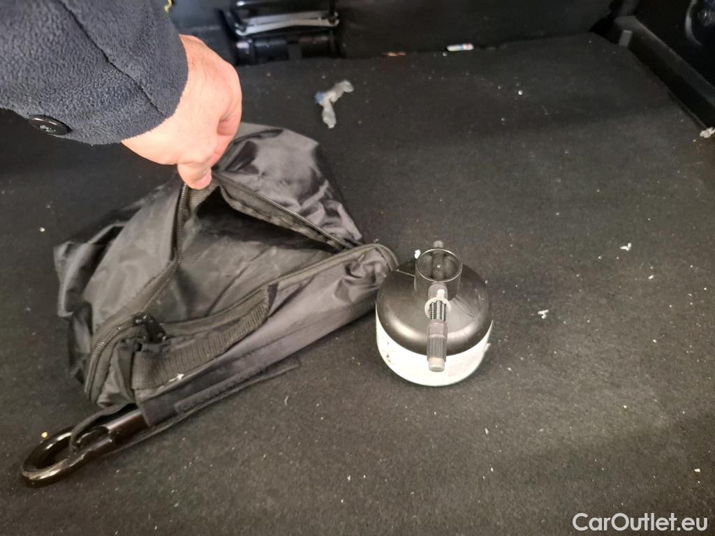  Renault  Captur RENAULT  / 2019 / 5P / SUV Business TCe 100 GPL -21 #34