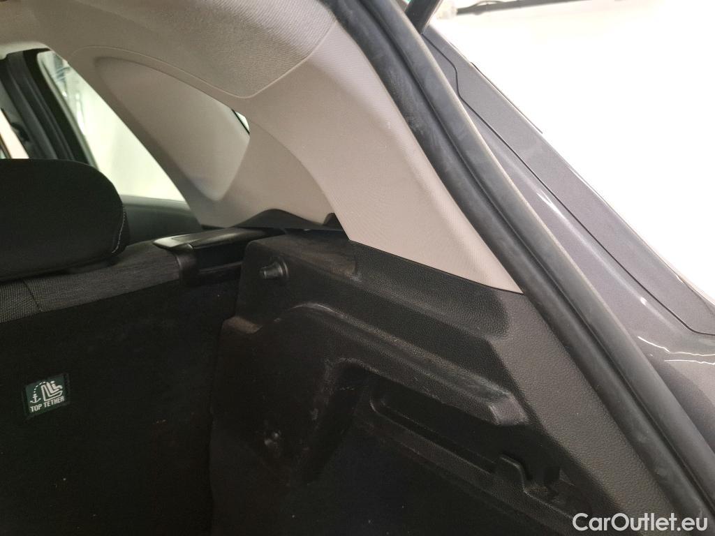  Renault  Captur RENAULT  / 2019 / 5P / SUV Business TCe 100 GPL -21 #32