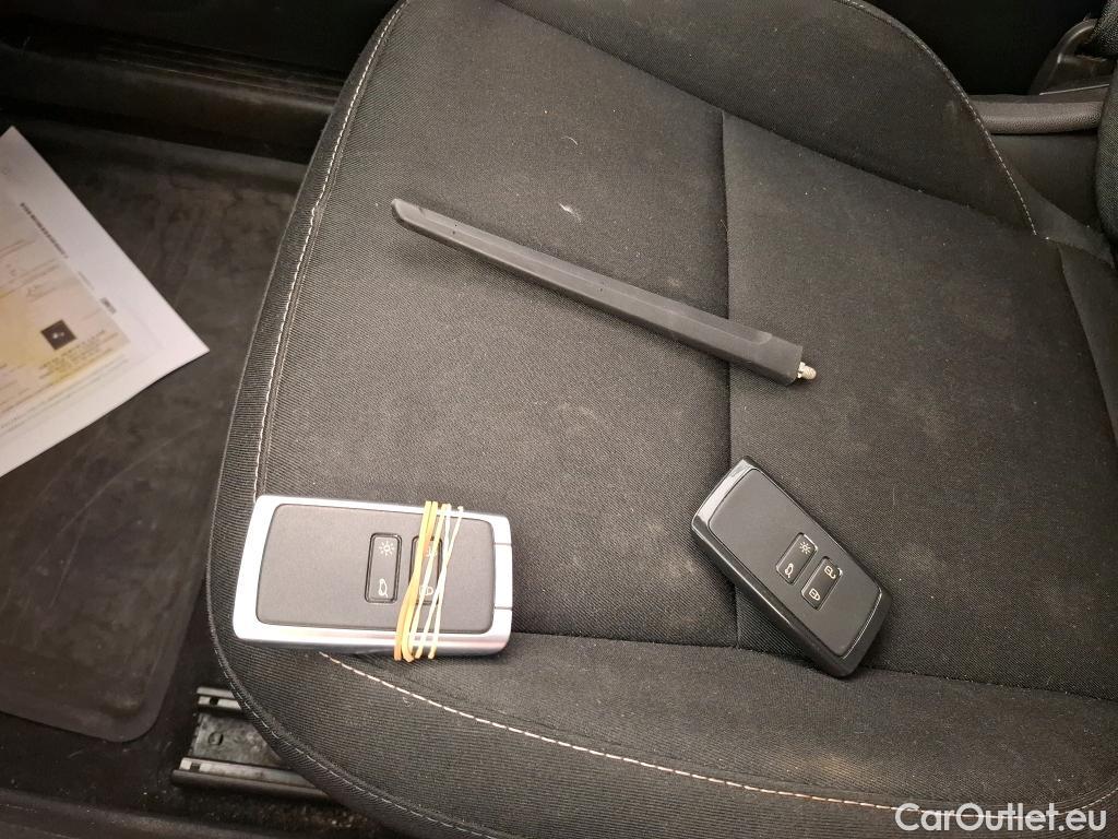  Renault  Captur RENAULT  / 2019 / 5P / SUV Business TCe 100 GPL -21 #46