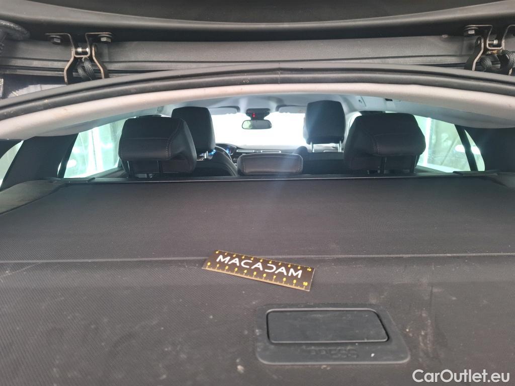  Peugeot  508 PEUGEOT  SW / 2018 / 5P / Break BlueHDi 130 S&S EAT8 Allure Pack #9