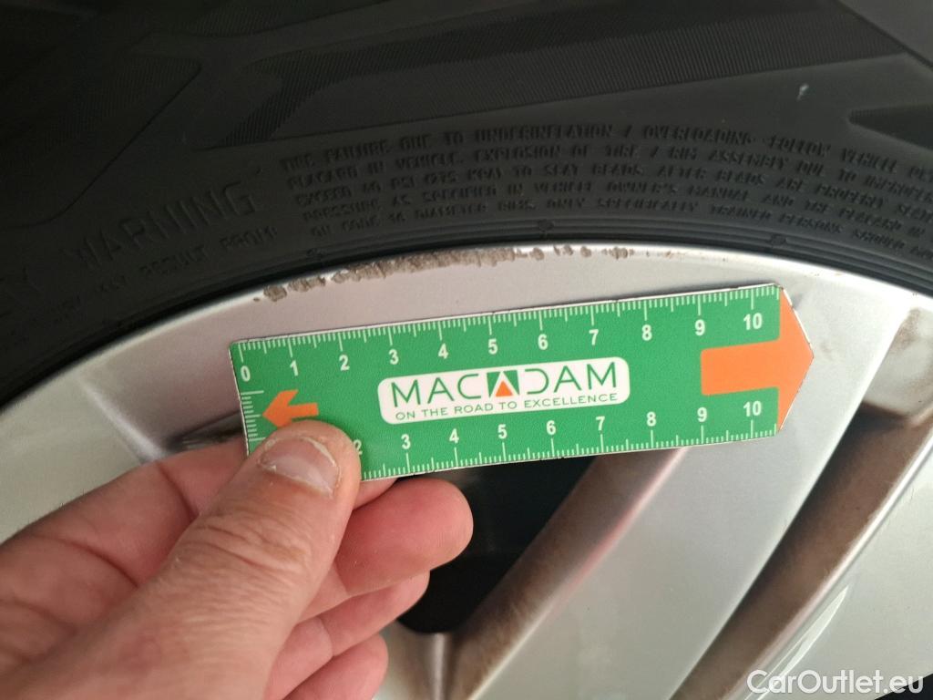  Volkswagen  Golf  VOLKSWAGEN / 2020 / 5P / Berline 2.0 TDI SCR 115 DSG7 Life Busi #4