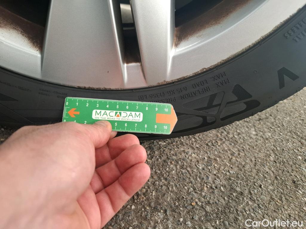  Volkswagen  Golf  VOLKSWAGEN / 2020 / 5P / Berline 2.0 TDI SCR 115 DSG7 Life Busi #13