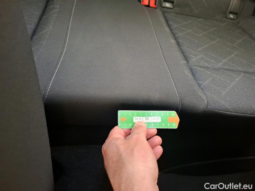  Volkswagen  Golf  VOLKSWAGEN / 2020 / 5P / Berline 2.0 TDI SCR 115 DSG7 Life Busi #19