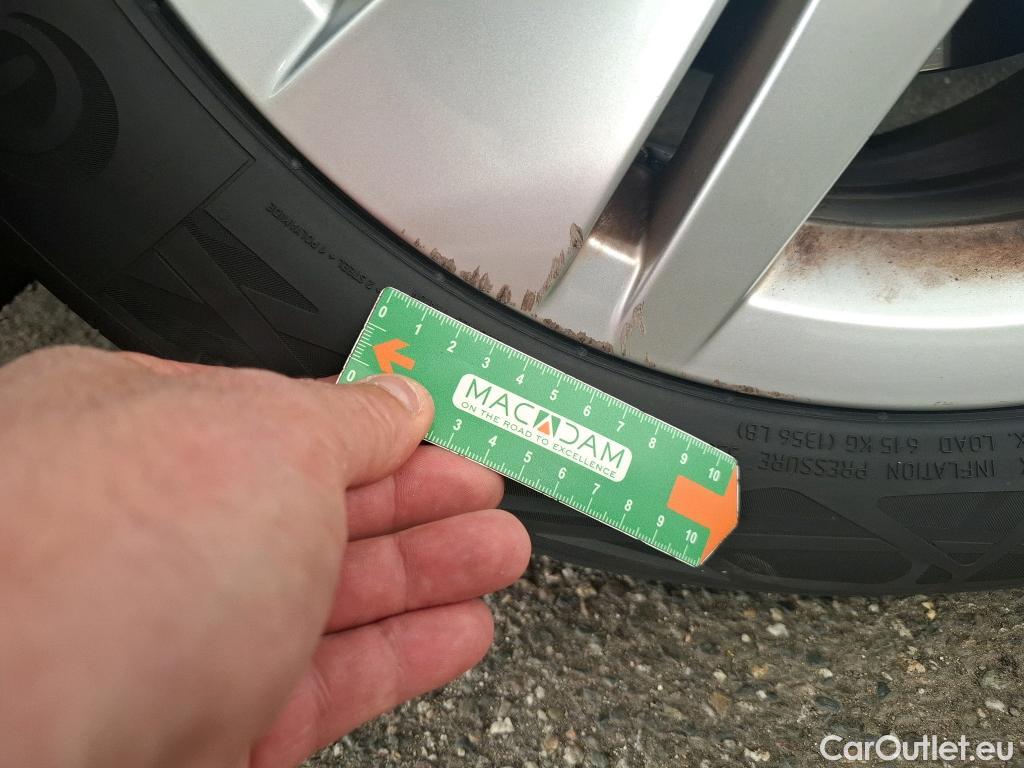  Volkswagen  Golf  VOLKSWAGEN / 2020 / 5P / Berline 2.0 TDI SCR 115 DSG7 Life Busi #8