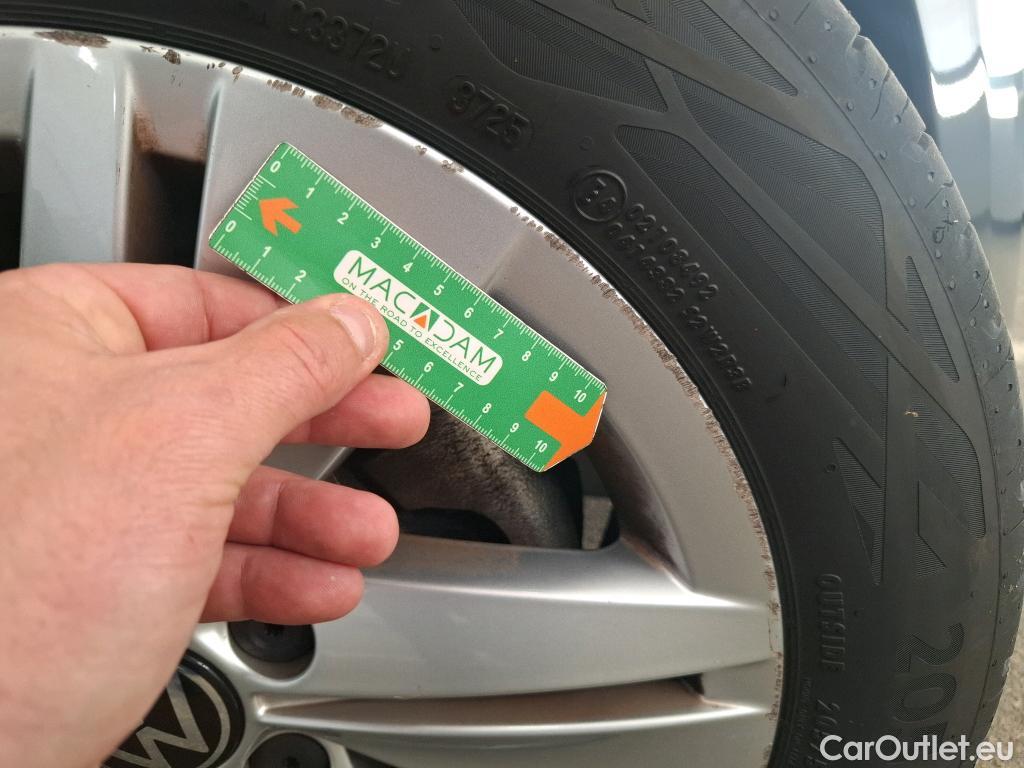  Volkswagen  Golf  VOLKSWAGEN / 2020 / 5P / Berline 2.0 TDI SCR 115 DSG7 Life Busi #12