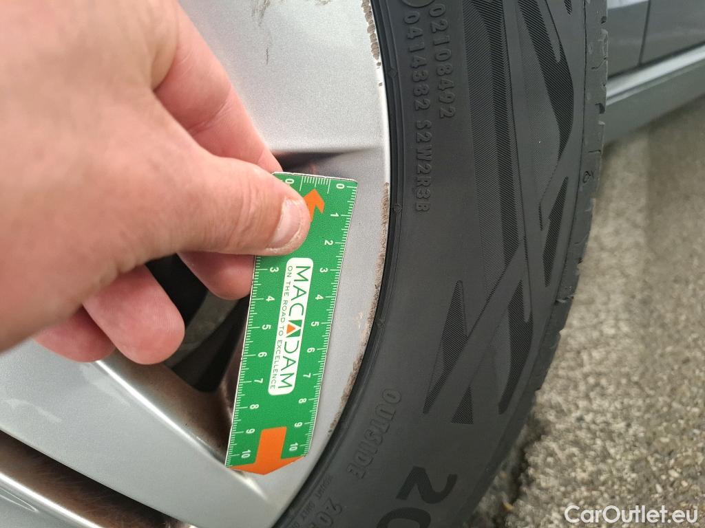  Volkswagen  Golf  VOLKSWAGEN / 2020 / 5P / Berline 2.0 TDI SCR 115 DSG7 Life Busi #7