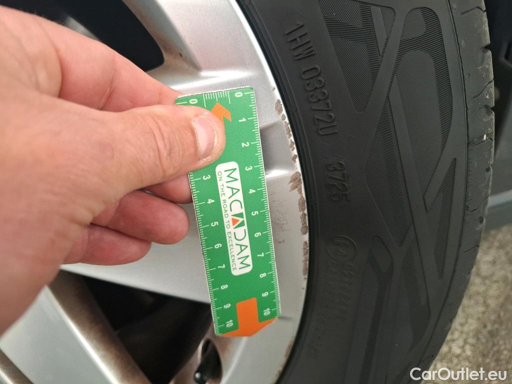  Volkswagen  Golf  VOLKSWAGEN / 2020 / 5P / Berline 2.0 TDI SCR 115 DSG7 Life Busi #6