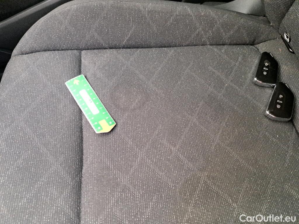  Volkswagen  Golf  VOLKSWAGEN SW / 2020 / 5P / Break 2.0 TDI SCR 115 DSG7 Life Business #31